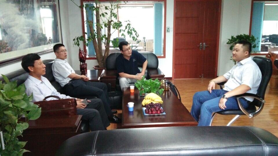 舍弗勒貿(mào)易(上海)有限公司北方區(qū)銷售總監(jiān)安軍民先生一行蒞臨濟南鴻慷機電參觀指導(dǎo)工作