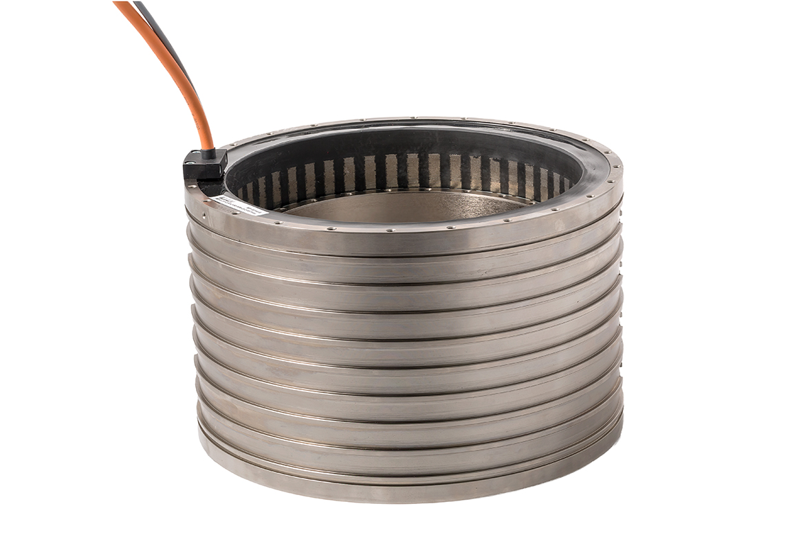 INA驅(qū)動和機電股份兩合公司（IDAM）憑借新的RIB系列力矩電機提供散熱優(yōu)化的直接驅(qū)動，使機床提高生產(chǎn)率并降低能源消耗。