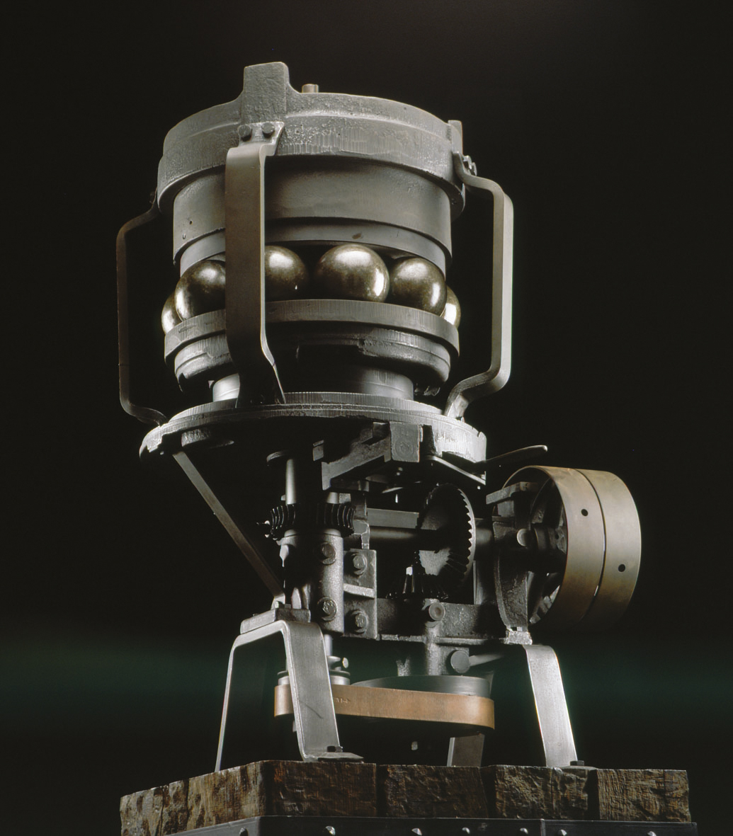 125年前的1980年7月17日，弗里德里希&middot;費(fèi)舍爾發(fā)明的球磨機(jī)獲得了（德國(guó)）帝國(guó)專(zhuān)利局批準(zhǔn)的專(zhuān)利（專(zhuān)利號(hào)55783）